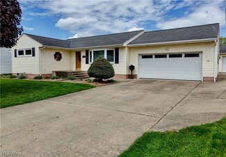 1328 Canoe Ln, Coshocton, OH 43812