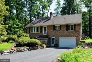 1269 Kennel Dr, Harrisburg, PA 17112