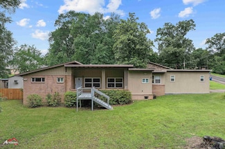 216 Hickory St, Gladewater, TX 75647
