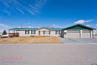 218 S Lincoln Ave, Glendo, WY 82213