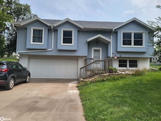 405 Thunderbird Dr, Marshalltown, IA 50158
