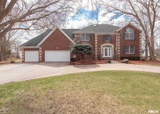 5908 Utica Ridge Rd, Davenport, IA 52807