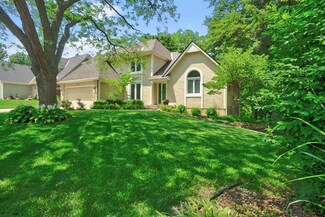 416 NW Cottonwood Dr, Lees Summit, MO 64064
