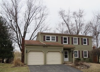 1678 Peardale Rd N, Columbus, OH 43229