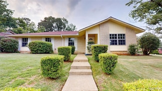 461 Glade Park Dr, Montgomery, AL 36109