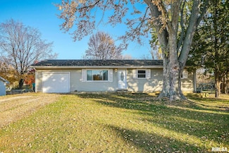 1334 Crestview Ave, East Peoria, IL 61611