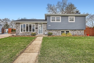 534 N Grace St, Lombard, IL 60148
