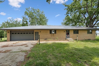 2556 Logan Ave, Waterloo, IA 50703