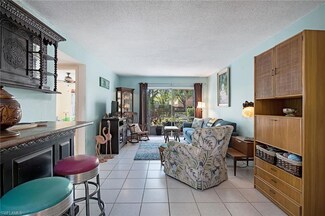 72 7th St S Unit 112, Naples, FL 34102