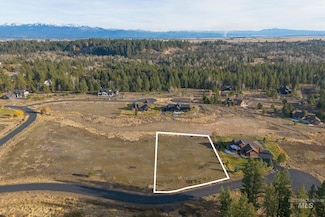 18 Arrowgrass Ct, McCall, ID 83638