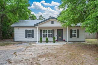 226 E Cypress Ave, Defuniak Springs, FL 32433