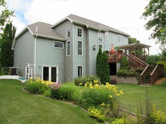 10393 Echo Valley Rd, West Union, IA 52175