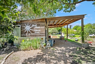 131 Larchmont Dr, San Antonio, TX 78209