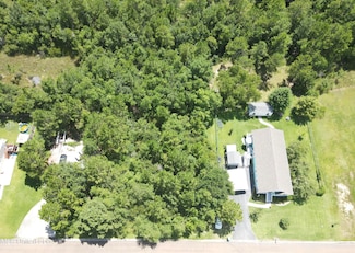 131 Lafitte Dr, Waveland, MS 39576