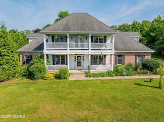 12 Hounds Chase Dr, Bloomsburg, PA 17815