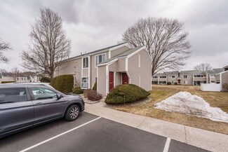214 Nassau Dr, Springfield, MA 01129
