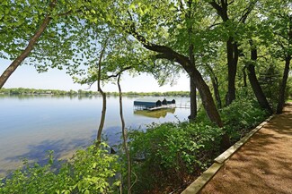 45 Clay Cliffe Dr, Excelsior, MN 55331