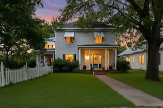 213 S Clements St, Gainesville, TX 76240