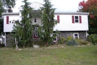 3520 Hereford Rd, Erie, PA 16510