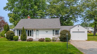 8 Seabee St, Bedford, NH 03110