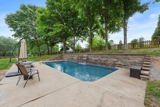517 Pond Apple Rd, Clarksville, TN 37043