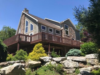 31 Mohican Ct, Hazleton, PA 18202