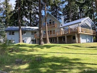 8167 Possession Ridge Ln, Clinton, WA 98236