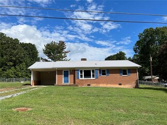 2100 Marion Dr, Lexington, NC 27292