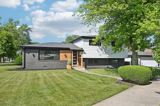 8127 Gross Point Rd, Morton Grove, IL 60053
