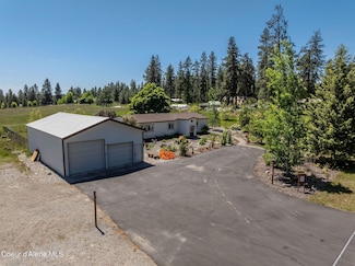 2692 E Hudlow Rd, Hayden, ID 83835