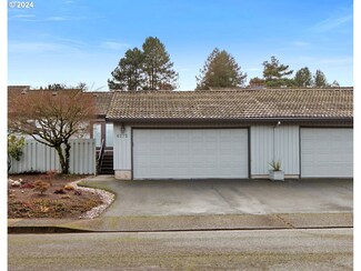 6275 Club House Cir Unit 2, West Linn, OR 97068