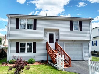 14 N Hull St, East Providence, RI 02914