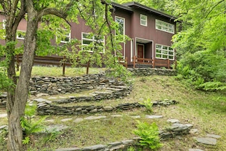 28 Rayton Rd, Hanover, NH 03755