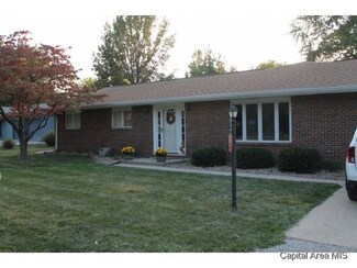905 6th St Unit 1, Pawnee, IL 62558