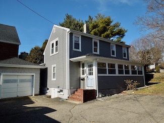 301R Court St, Plymouth, MA 02360