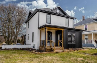 416 N Elm St, Three Oaks, MI 49128