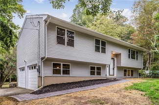 60 Connelly Rd, New Milford, CT 06776