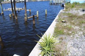 5247 Boardwalk St, Holiday, FL 34690