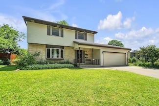 2131 Empire Dr, Waukesha, WI 53186