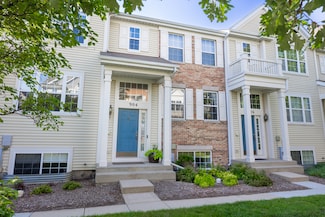 904 Clover Ln, Pingree Grove, IL 60140