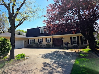 1215 Heather Ln, Glenview, IL 60025
