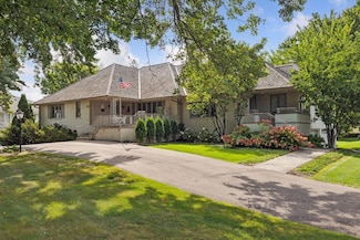 3714 W Bde Maka Ska Pkwy, Minneapolis, MN 55410