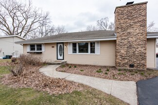 1816 Hazelwood Dr, Lindenhurst, IL 60046