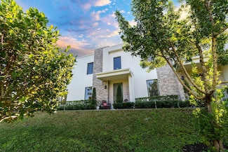 527 NW 17th St, Fort Lauderdale, FL 33311