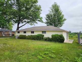 5475 Oakridge Rd, Beaverton, MI 48612