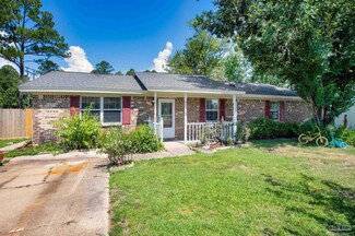 8242 Tempest Dr, Pensacola, FL 32506