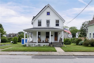 39 Chester Ave, Westerly, RI 02891