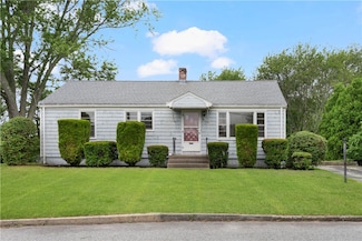 21 Parsonage Dr, Warwick, RI 02889