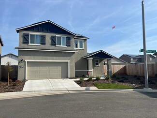 3326 E Seeger Ave, Visalia, CA 93292