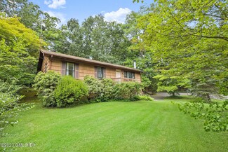 44 Angelus Dr, Greenwich, CT 06831